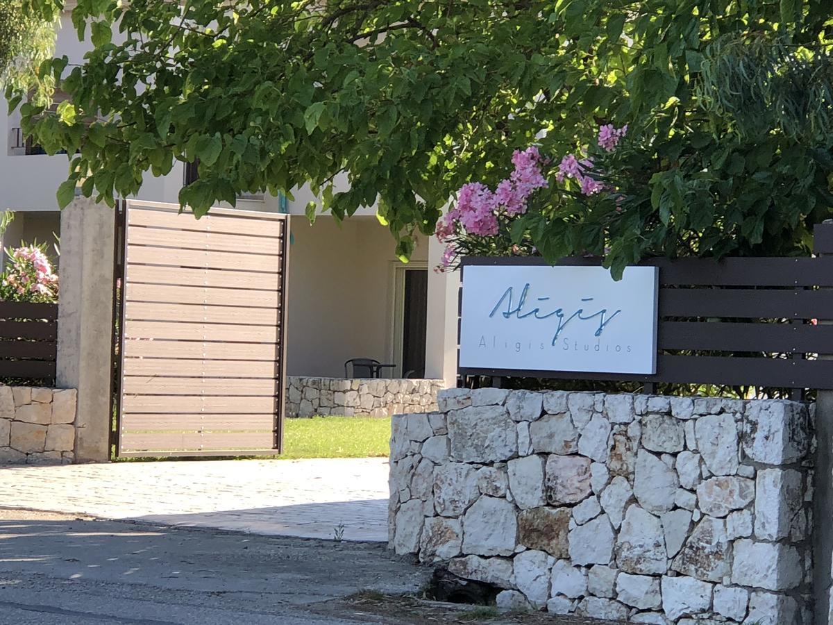 Aligis Studios Katelios Bagian luar foto